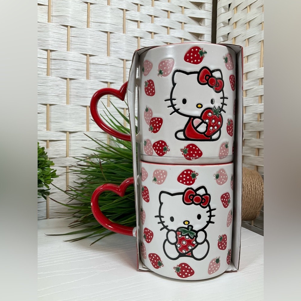 NIB Hello Kitty Strawberry Hand Painted Ceramic Mug Set of 2